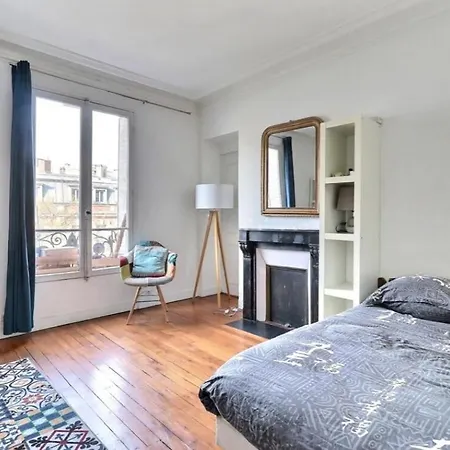 Haussmannian In Appartamento